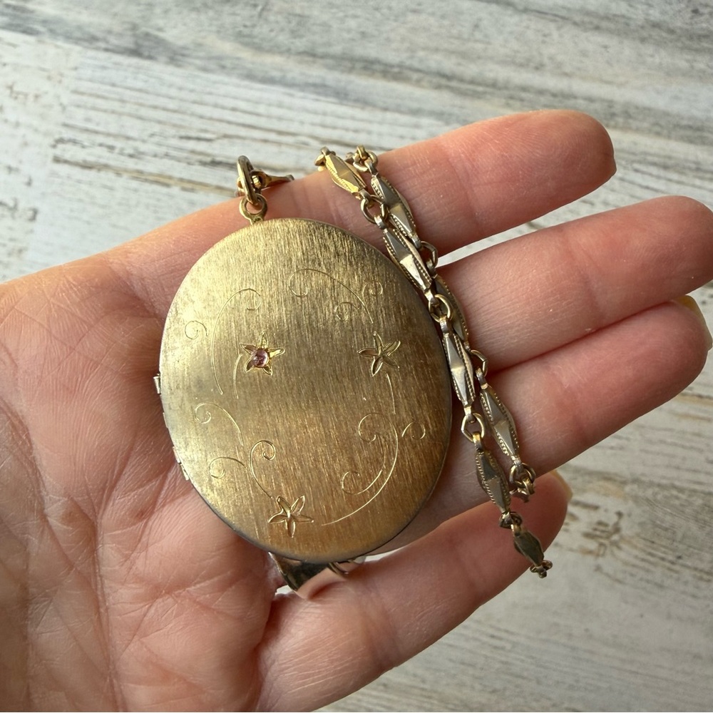 Vintage Gold Plated Etched Bar Link Necklace & Large Oval Locket - Picture 7 of 14
